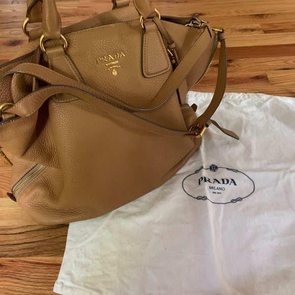 Prada purse - Picture 4 of 6